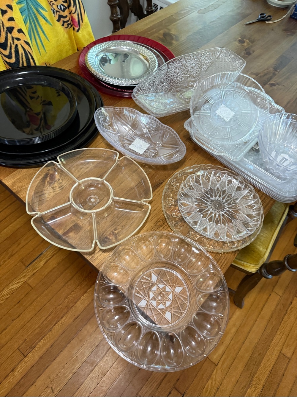 Clear plastic Serving Platter and Dip Tray LOT comes with all